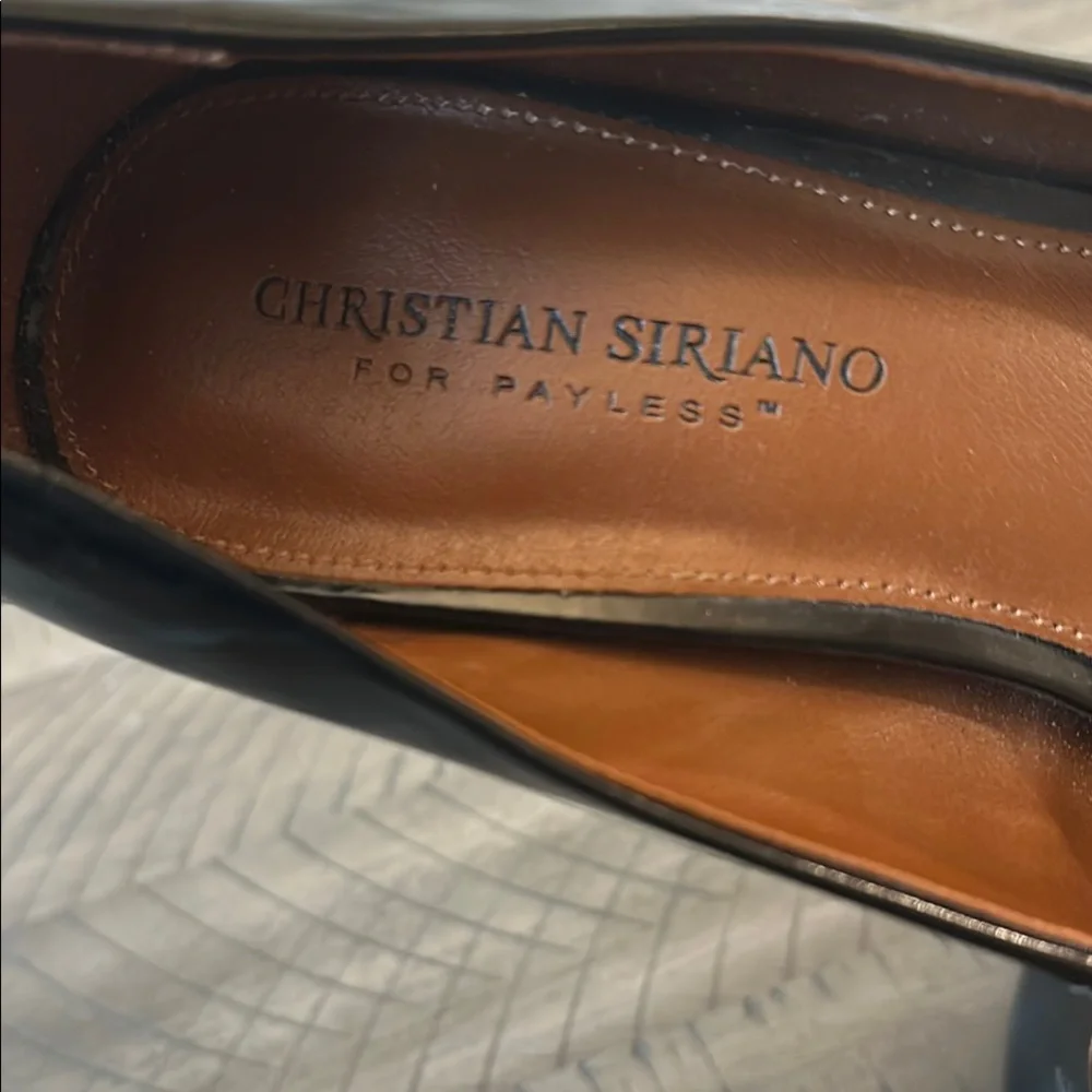 Christian Siriano Black Heels with Stiletto Design and Pointed Toe Pumps - Picture 2 of 10